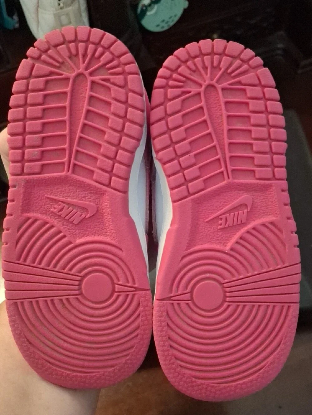 Nike Kids White and Pink Low-Top Sneakers